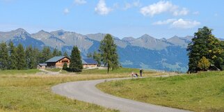 Die Tschengla mit der Alpe Rona. Foto: Sarah Nachbaur / Alpenregion Bludenz Tourismus Die Tschengla mit der Alpe Rona im Sommer